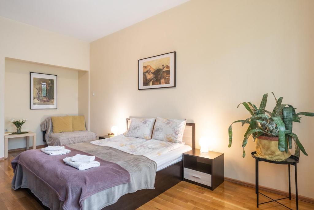 Spacious 2-Bedroom Apartment - Ideal for Families & Groups - City Center photo 2