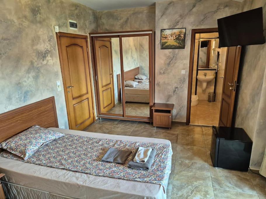 Стая за гости в Созопол - 2 — photo 1