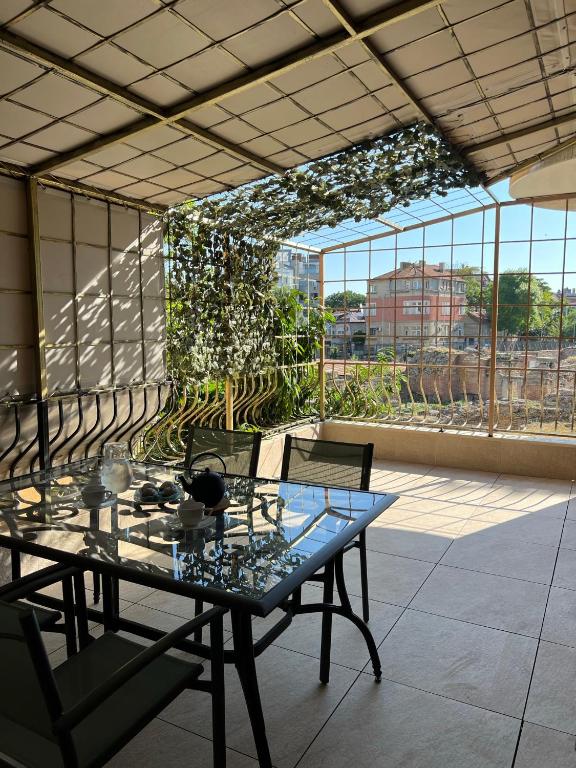Roman Thermae 2bdrm Sunny Apartment photo 3