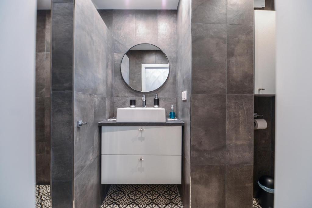 66 Apartment - Stylish Two Bedroom in Lozenets District photo 3