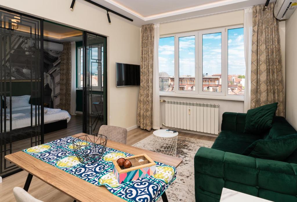 Heart of the City Center Lux Apartment2 with View — photo 1