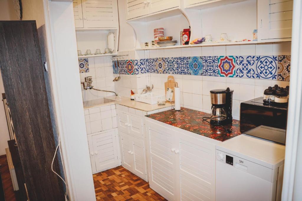 3 ROOMS photo 3