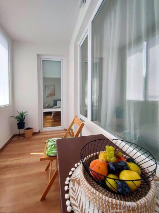 Specious Modern Apartment photo 3