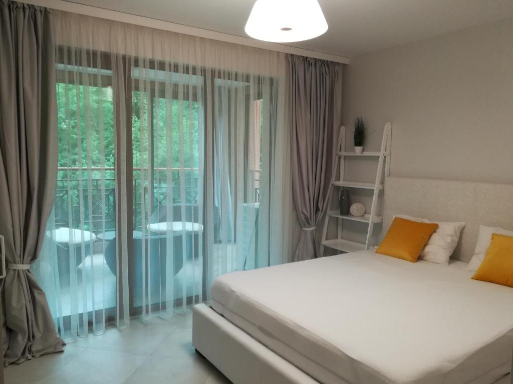 Sunrise Complex Apartments photo 2