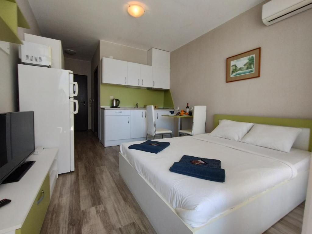 Studio Sorrento Sole Mare-Bastet BS photo 2
