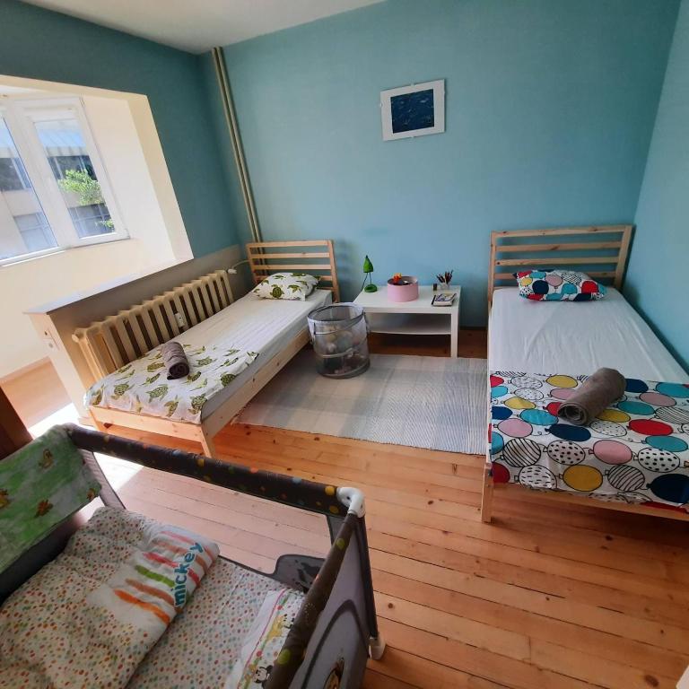 Spacious 3 bedroom apartment photo 2