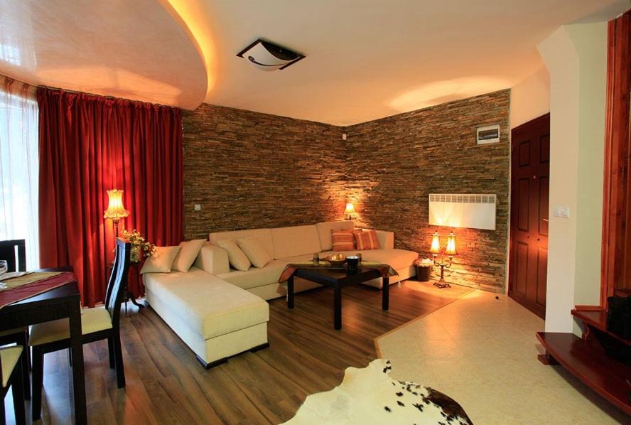 2 bedroom photo 2