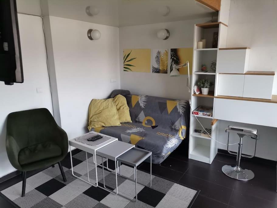 Sky-view apartmentin perfect city center Sofia photo 2