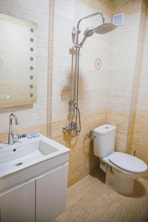 Стаи за гост Хит Хаус и СПА photo 3