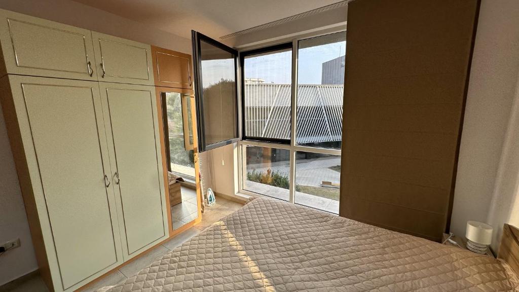 Studio Apartment ULTIMA - Super Center Burgas photo 2