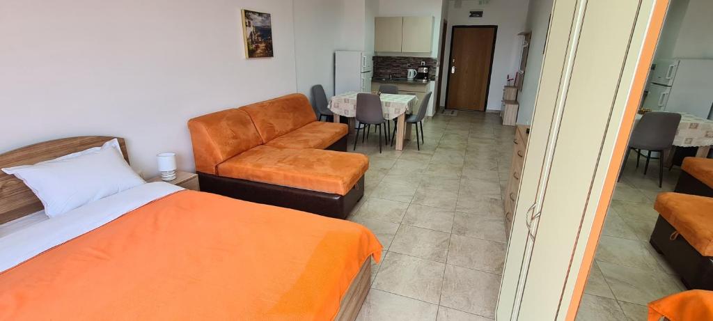 Studio Apartment ULTIMA - Super Center Burgas photo 3