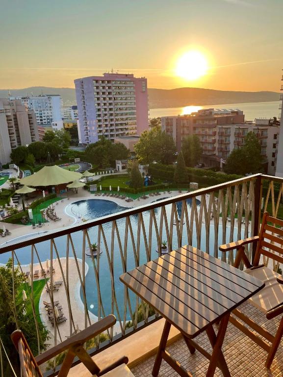ROYAL BEACH & APARTAMENT — photo 1