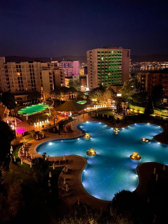 ROYAL BEACH & APARTAMENT photo 2