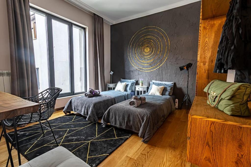 Top Central Design photo 2