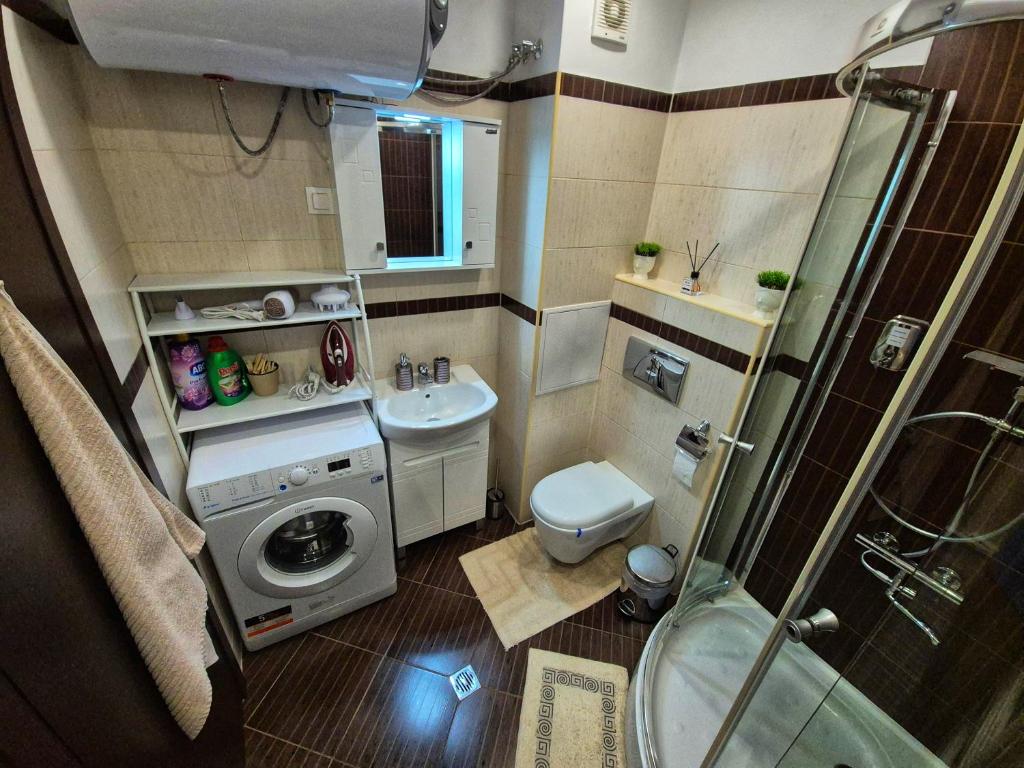 Wooden Paradise Apartment next to Gondola photo 3