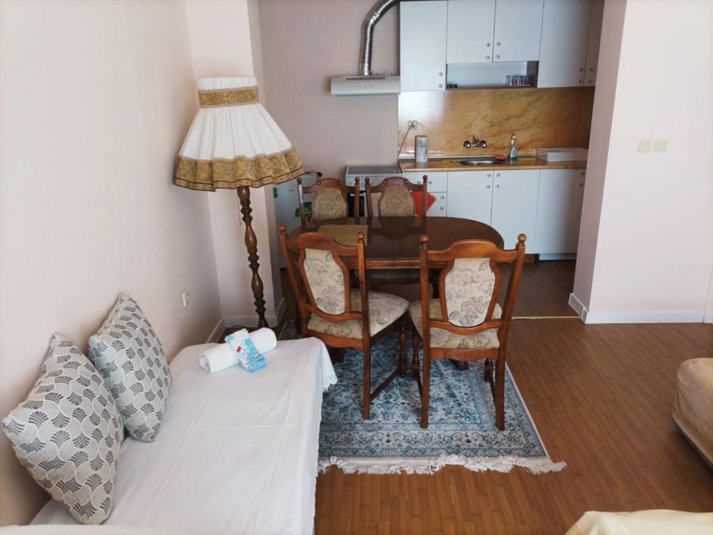 Wild Cherry 2 bedroom Apartament Economy-4 photo 2