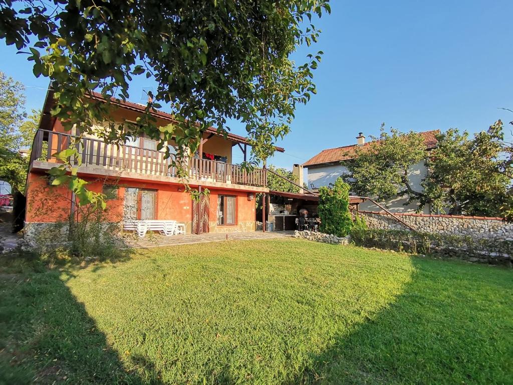 Sunset House photo 3