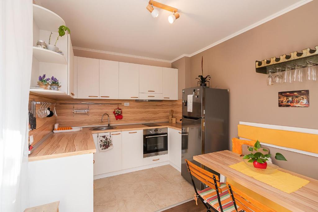 Seaside Apartment with a garden photo 3