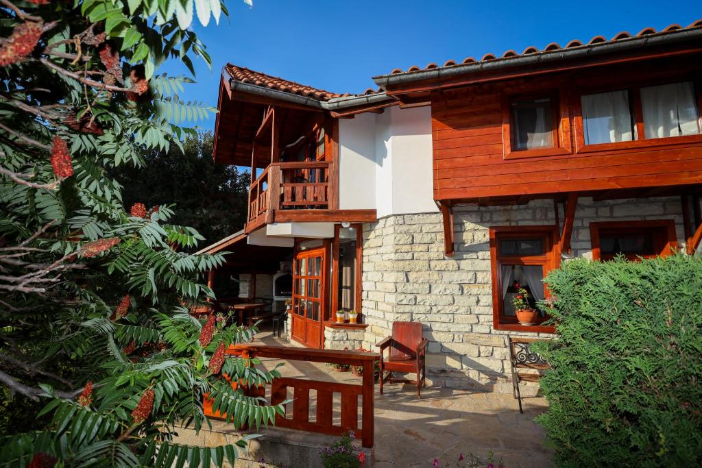 Zhivka House photo 3