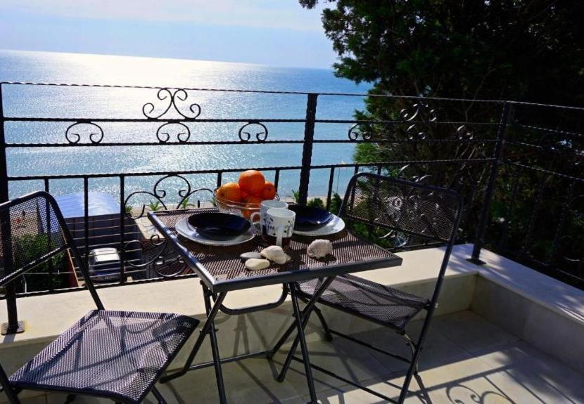 Sea View Apartment — photo 1