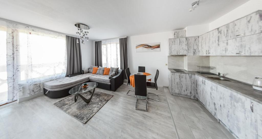 NEXT TO GONDOLA Stylish and Charming apartment photo 2