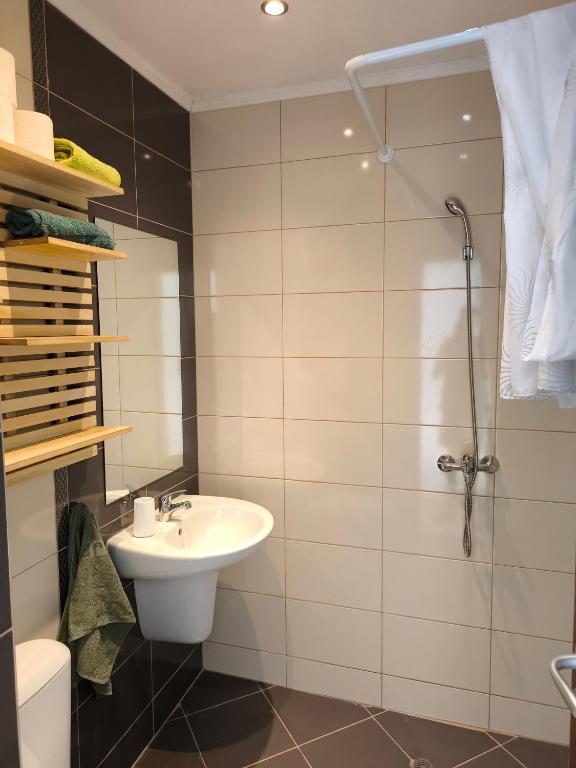 Sunny Beach Cozy Apartment With a Pool photo 3