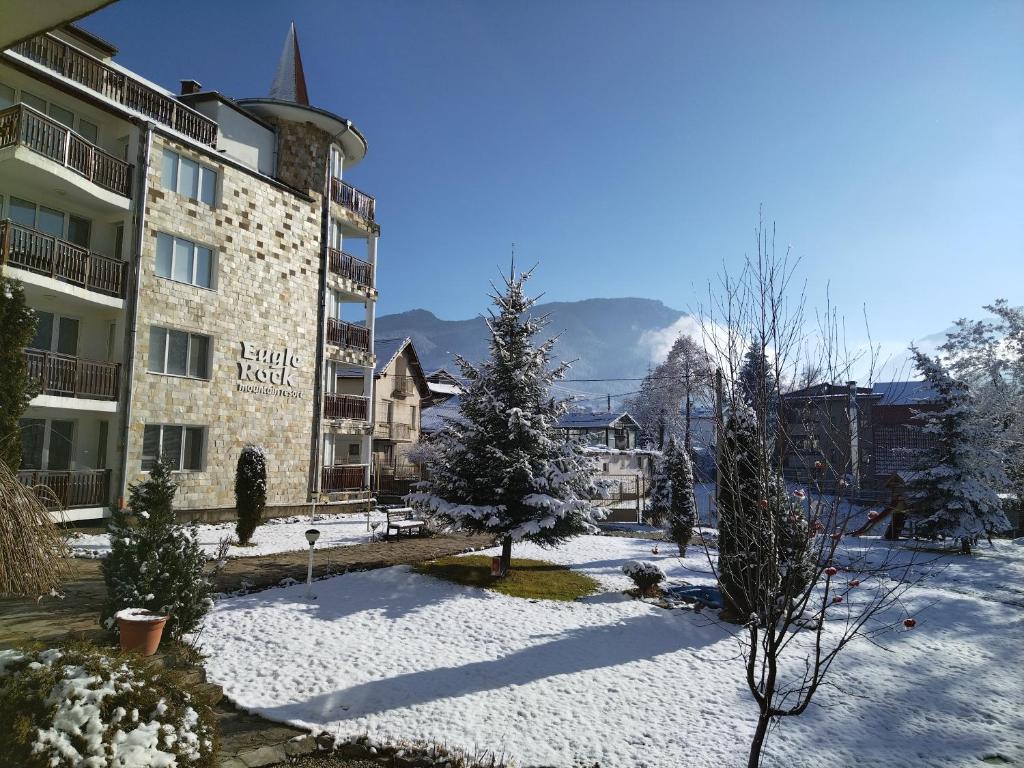 Studio apartment with mountain view at Eagle Rock complex photo 2