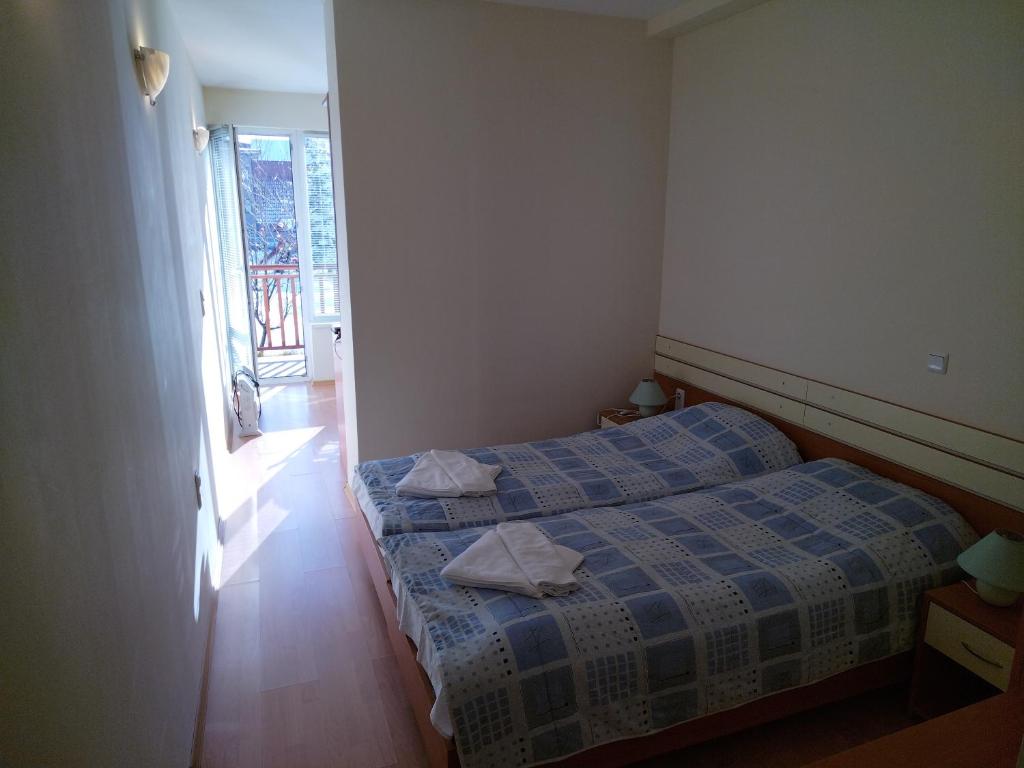 Studio apartment with mountain view at Eagle Rock complex photo 3