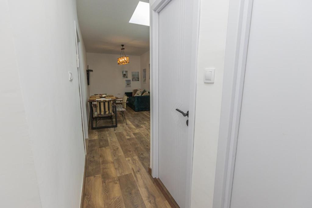 The Central House 2 photo 2