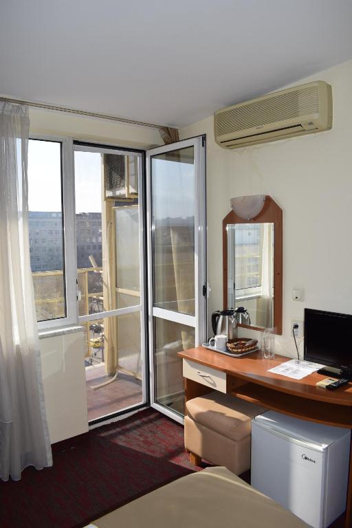 Slavyanska Beseda Hotel photo 2
