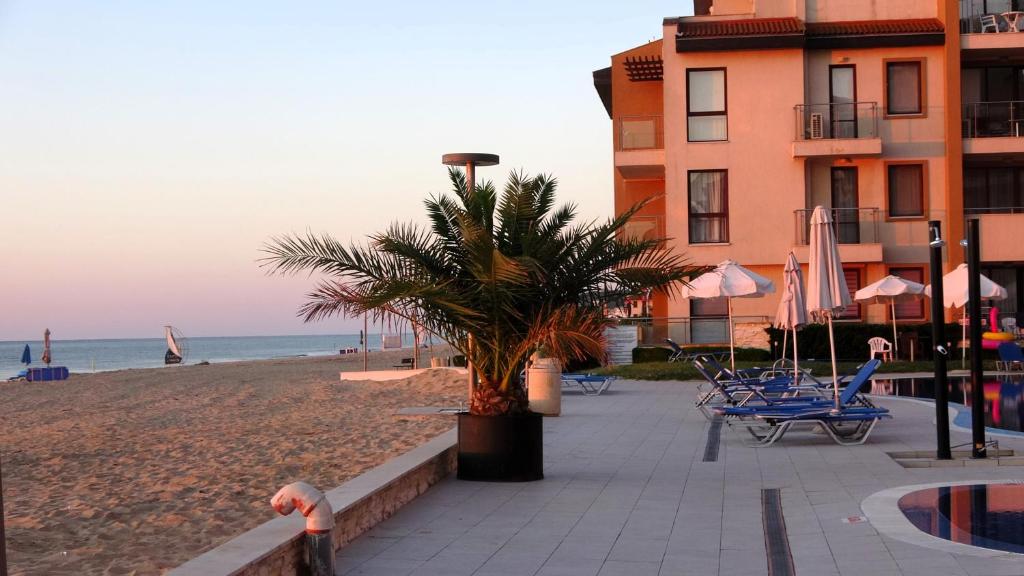 Seafront Apartment im Obzor Beach Resort photo 3