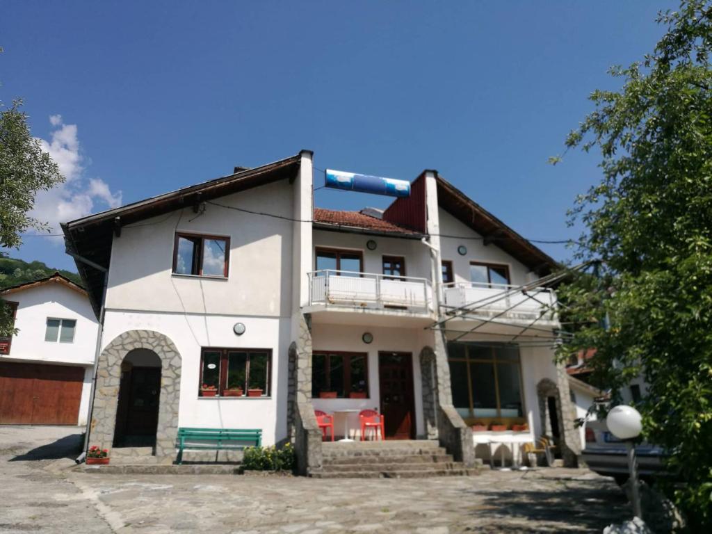 Самостоятелни стаи в къща за гости Балкан photo 2