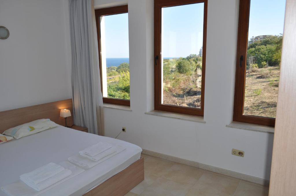 Beautiful family villa with sea view photo 2