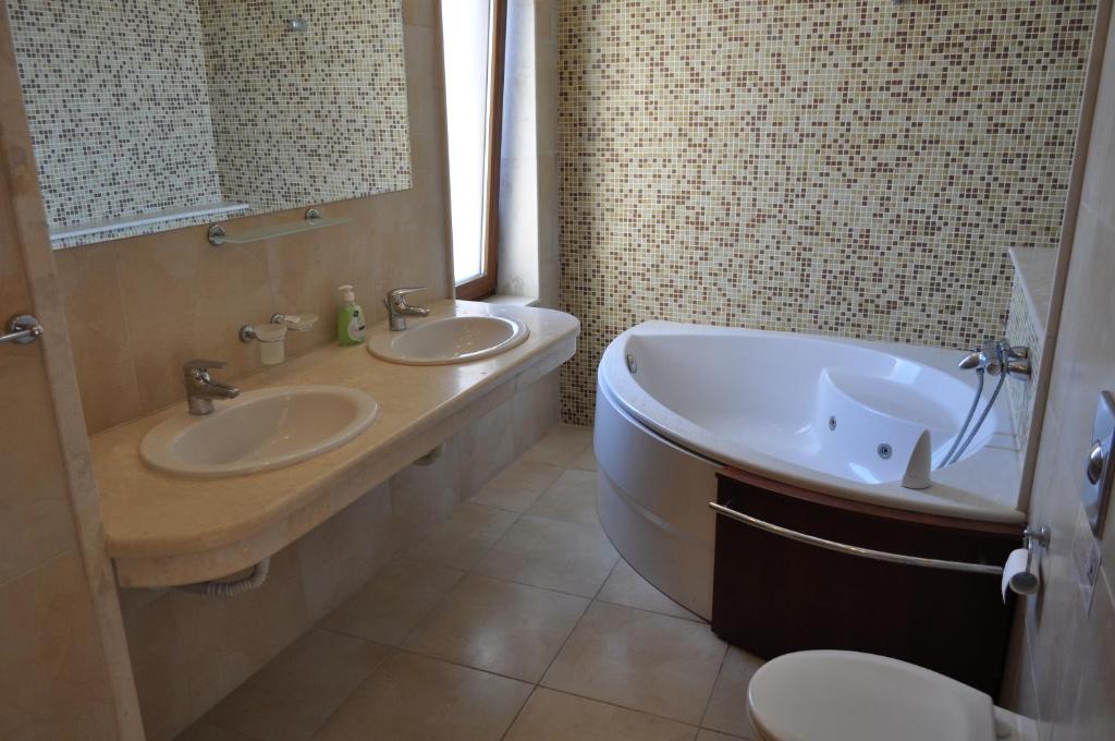 Beautiful family villa with sea view photo 3