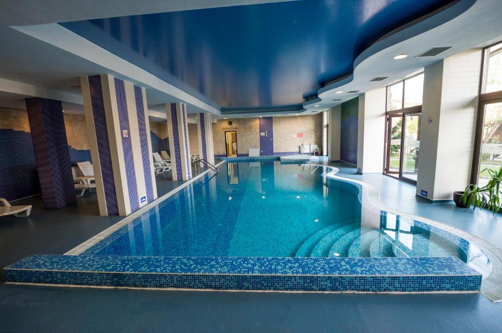 Rhodopi Home Hotel Chepelare- Half Board & Wellness — photo 1