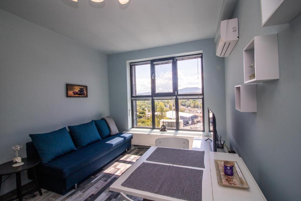 Mountain View Apartment 1 + Parking — photo 1