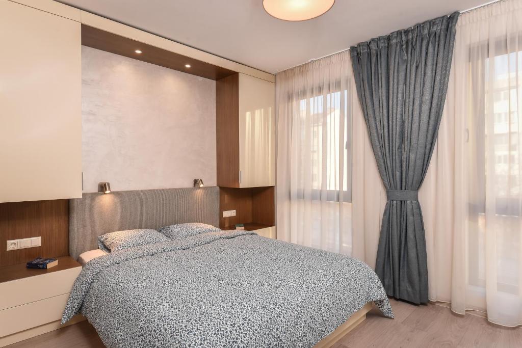 Stylish 1BD Flat with Elevator & AC - Heart of Sofia by Flat Mаnager photo 2