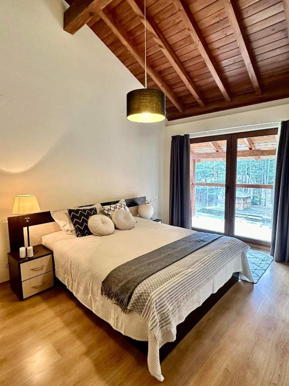 Spacious penthouse chalet apartment in Pirin Golf and Country Club photo 2