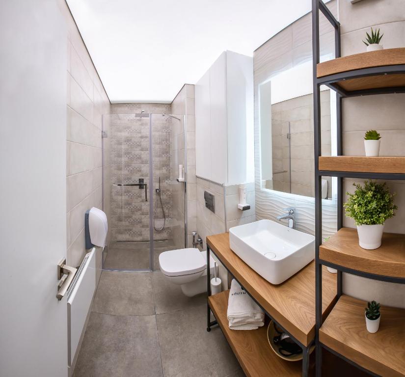 South Place Apartments photo 3