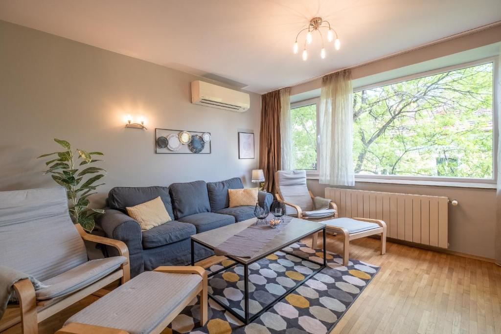 Spacious 3BD Flat in Top Center - Steps to Serdika by Flat Mаnager photo 3