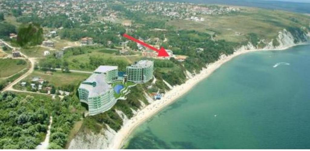 Rose Apartment on the Beach — photo 1