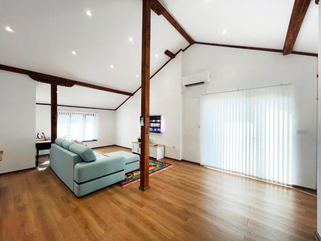 Stylish loft studio with great view to Ardino — photo 1