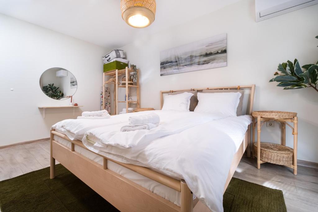 Stylish One-Bedroom Apartment photo 2