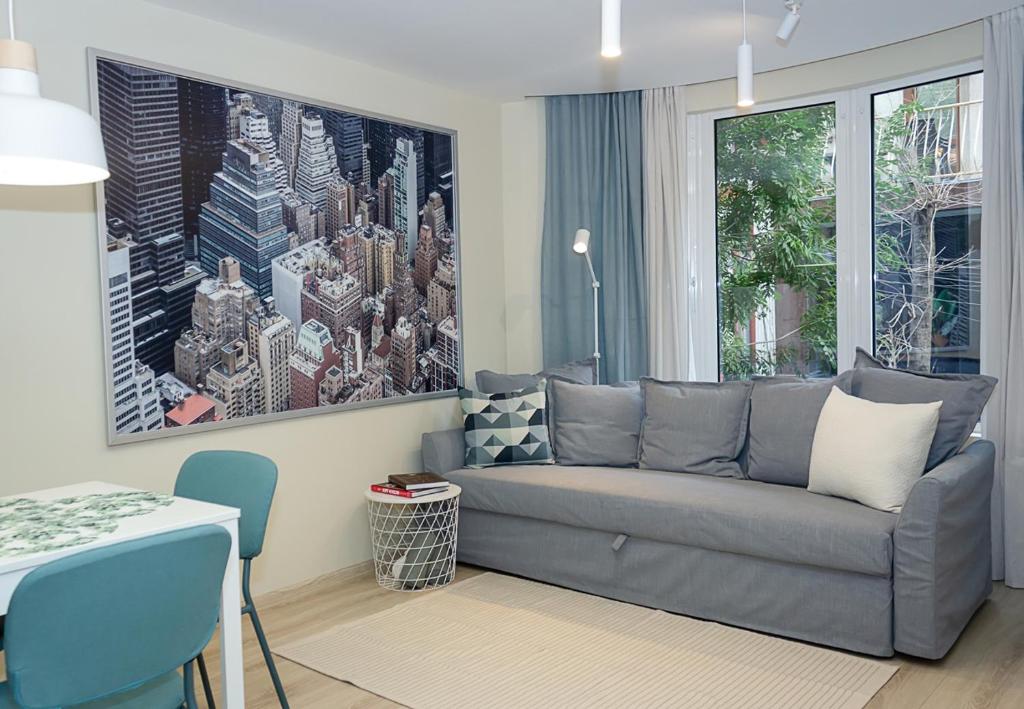The Blue Apartment - 1BD with a Cozy Balcony by Flat Mаnager — photo 1