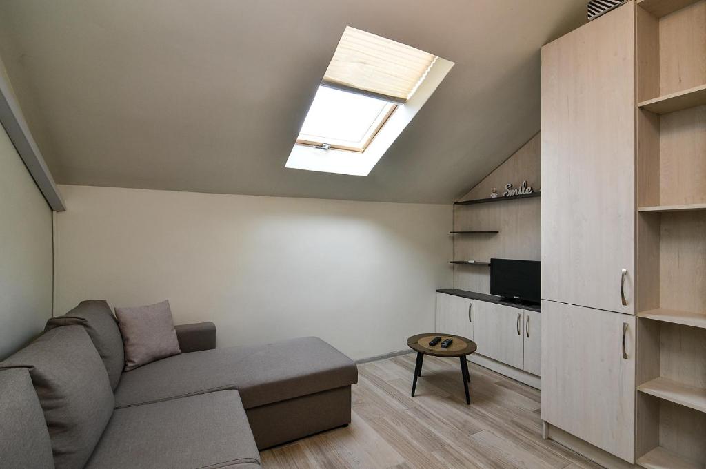 Budget studio in Varna center unde roof — photo 1