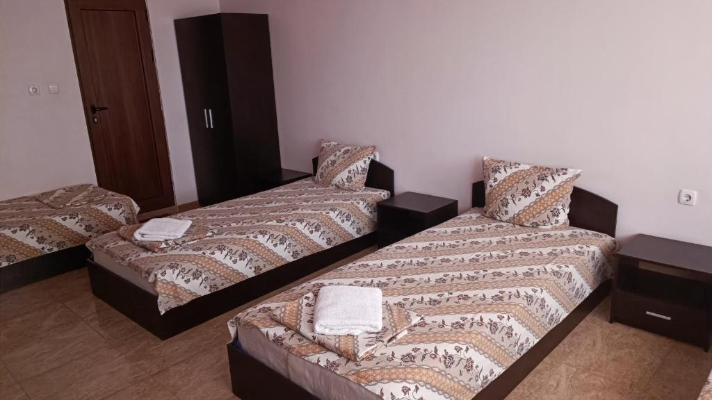 Запряновата къща photo 3