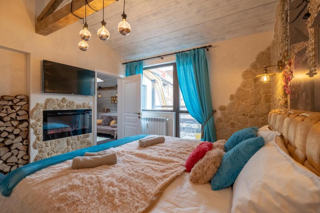 Elegant 2BDR Apartment in Mediterranean Style photo 2