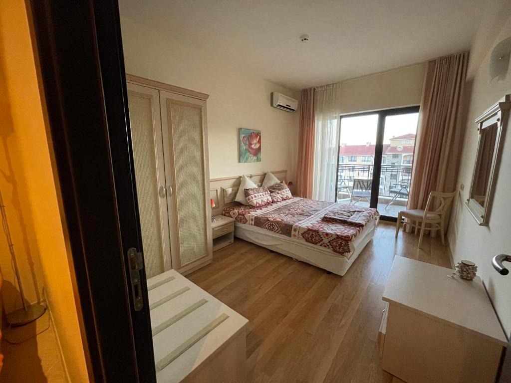 Spacious seaview apartments photo 2