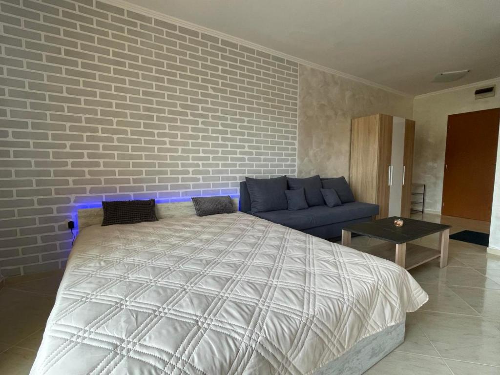 Sveti Vlas Modern Studio with Pool & Balcony by Flat Mаnаger — photo 1
