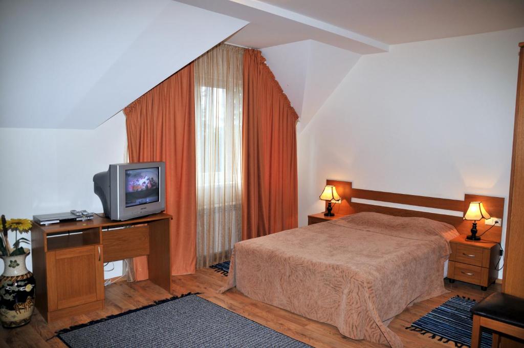 TES Royal Plaza Apartments photo 2